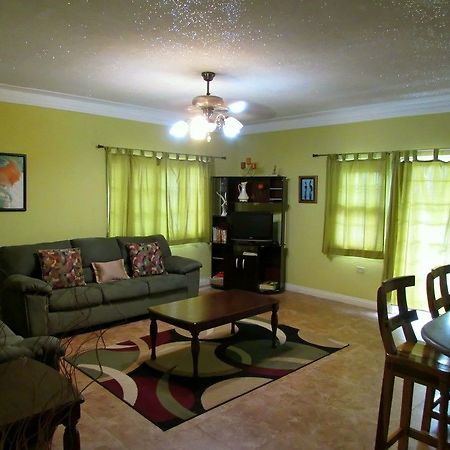 קינגסטון Centrally Located Guest Apartments מראה חיצוני תמונה
