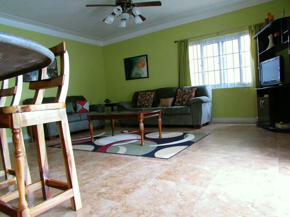 קינגסטון Centrally Located Guest Apartments מראה חיצוני תמונה