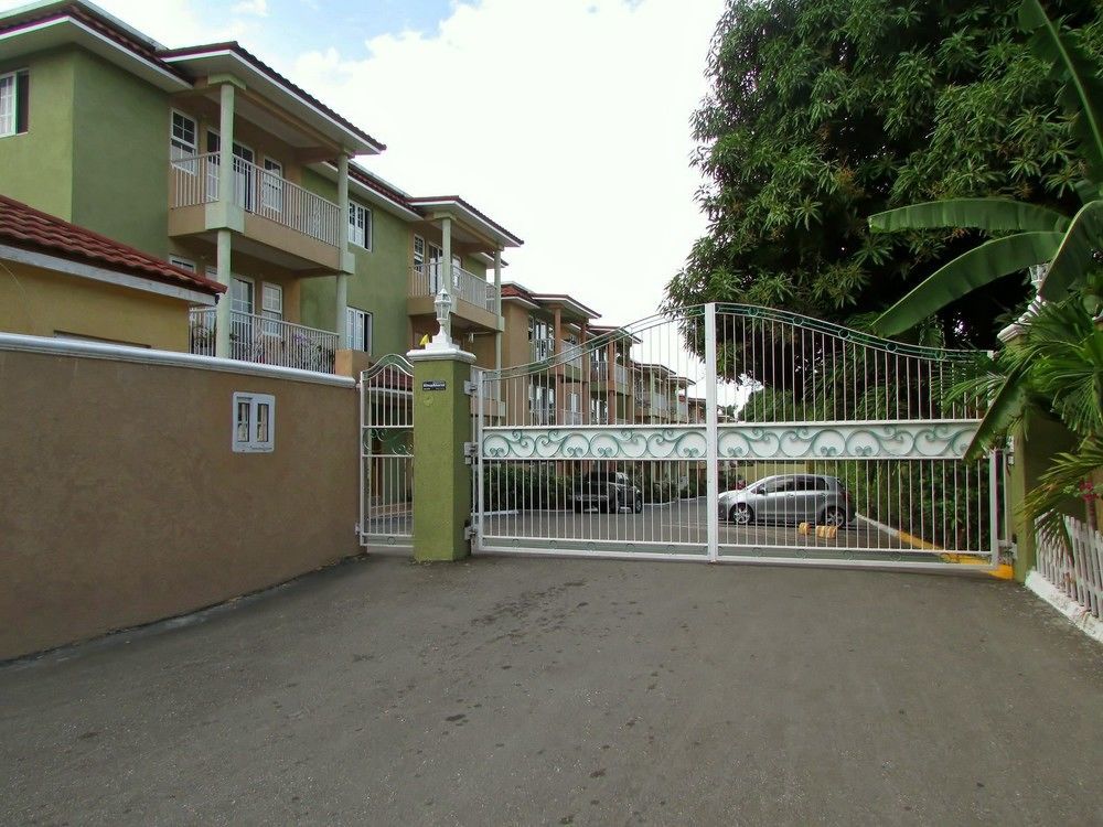 קינגסטון Centrally Located Guest Apartments מראה חיצוני תמונה