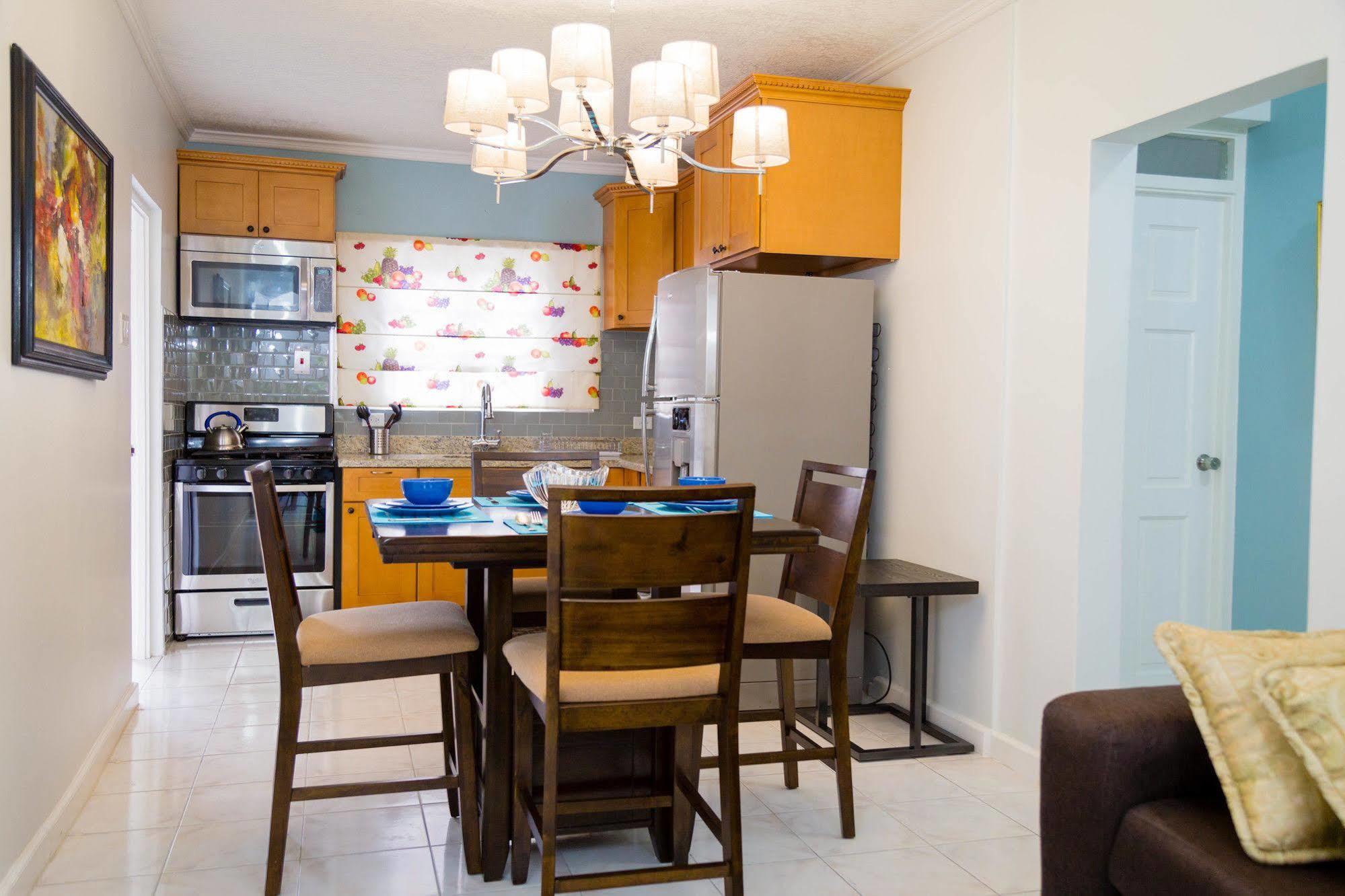 קינגסטון Centrally Located Guest Apartments מראה חיצוני תמונה