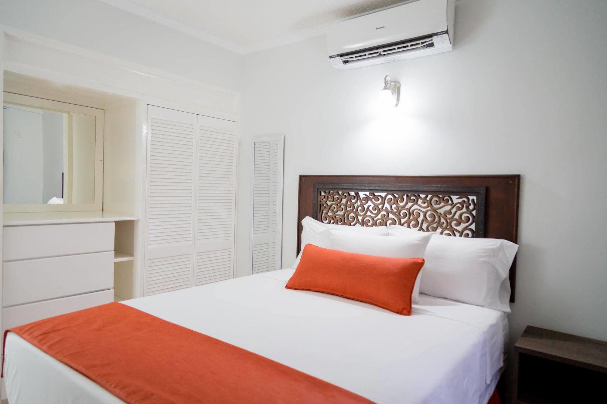 קינגסטון Centrally Located Guest Apartments מראה חיצוני תמונה