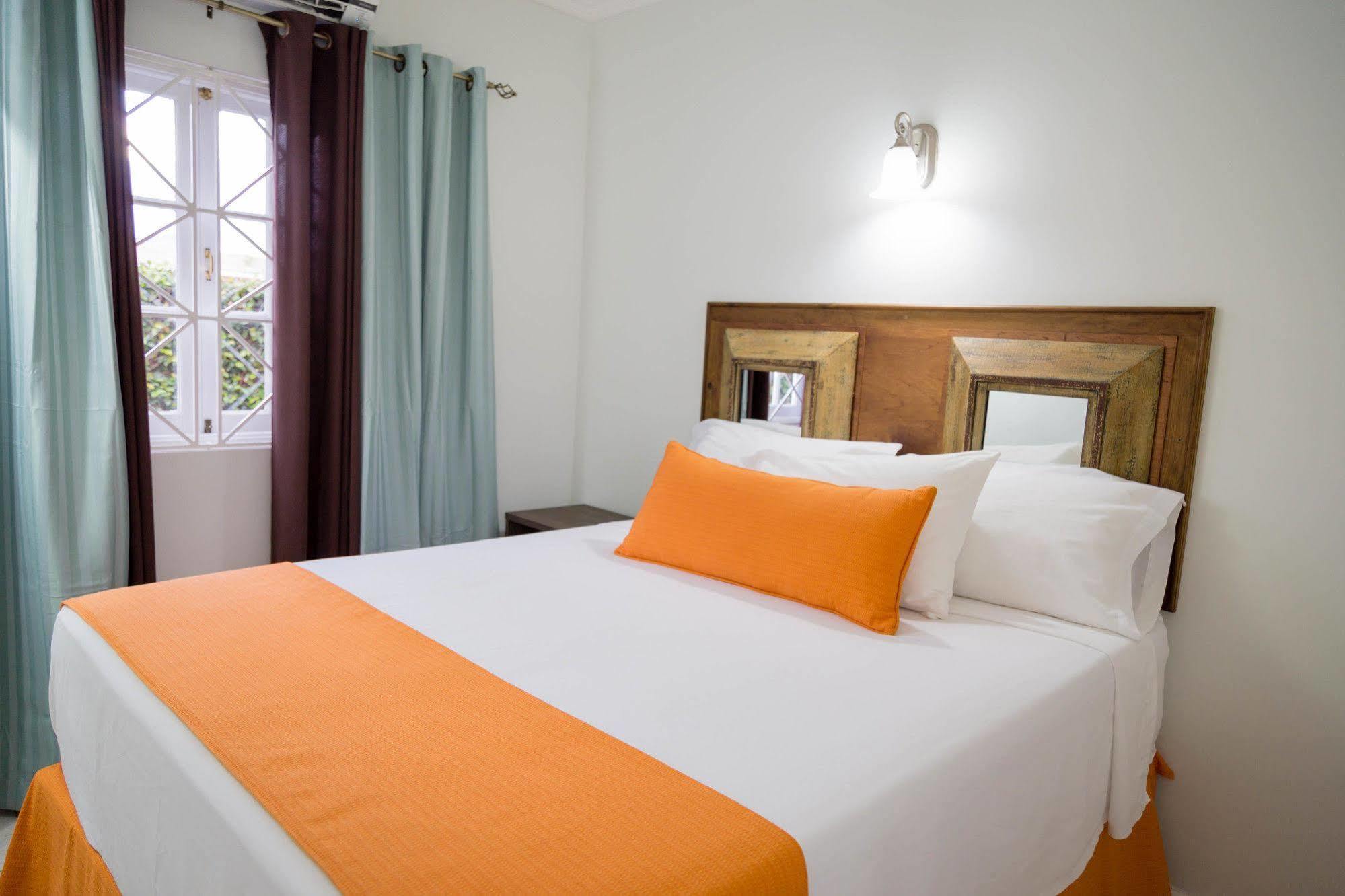 קינגסטון Centrally Located Guest Apartments מראה חיצוני תמונה