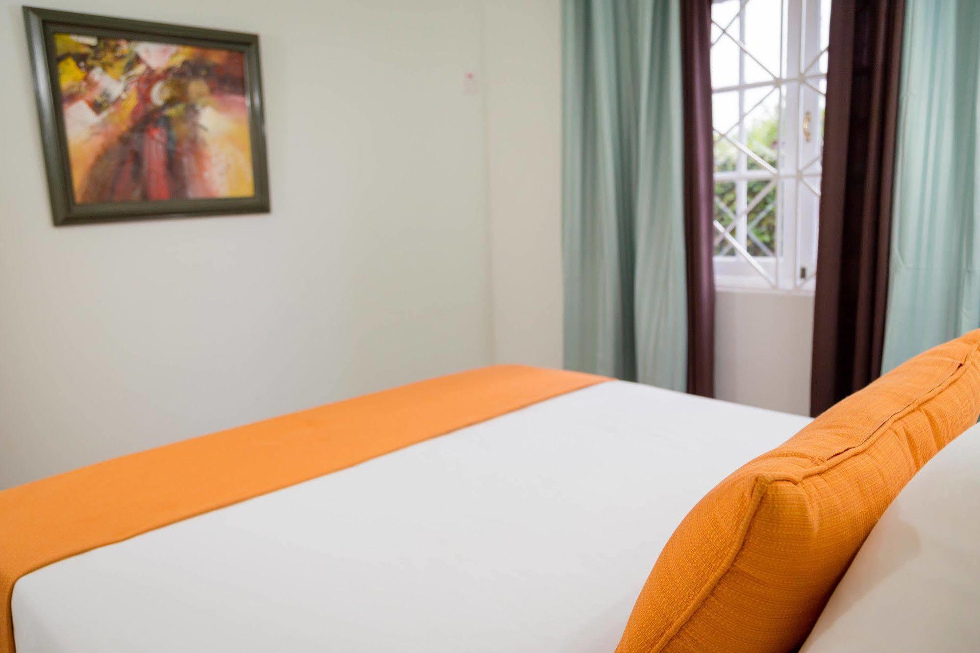 קינגסטון Centrally Located Guest Apartments מראה חיצוני תמונה
