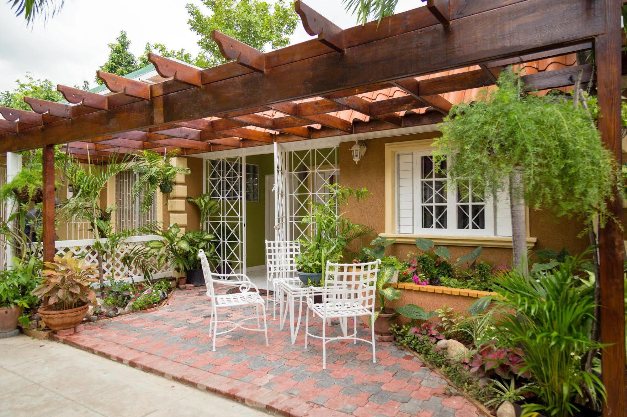 קינגסטון Centrally Located Guest Apartments מראה חיצוני תמונה